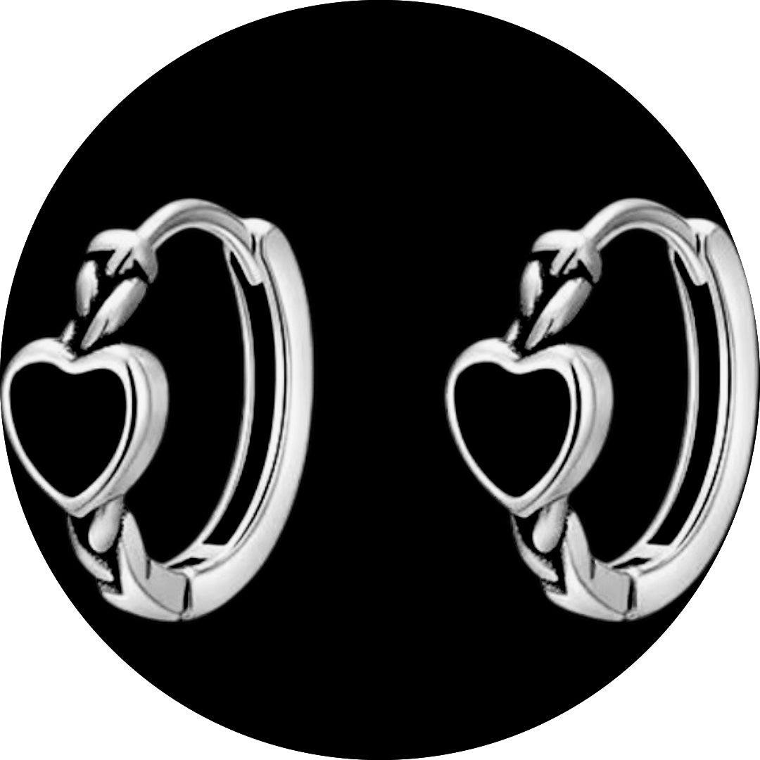 Onyx Twist Heart Hoops